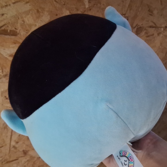 Vampire Squishmellow - Picture 2 of 2